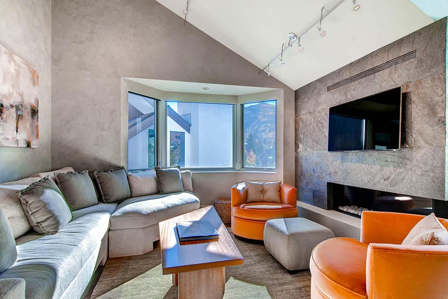 100-East-Meadow-Drive-Vail-CO-large-003-2-Living-Room-1495x1000-72dpi