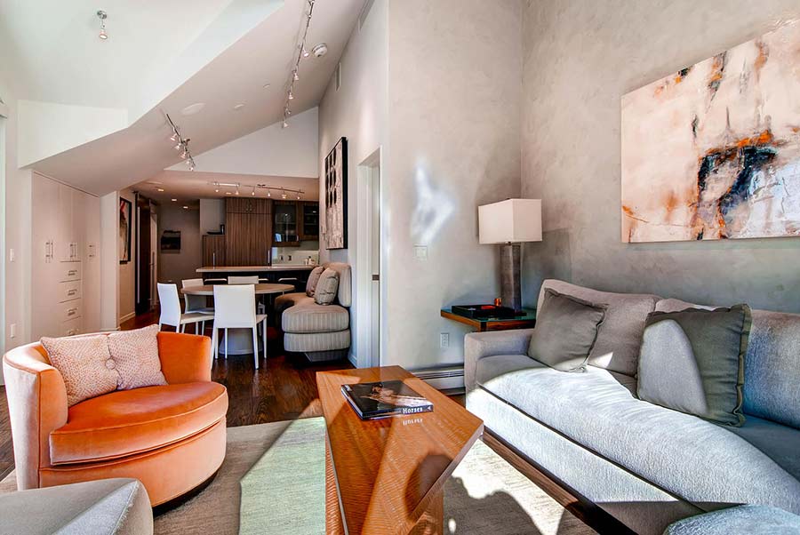 100-East-Meadow-Drive-Vail-CO-large-004-12-Living-Room-1495x1000-72dpi