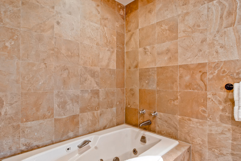 120529_EastWestResorts_17 SC511_HDReal_lo