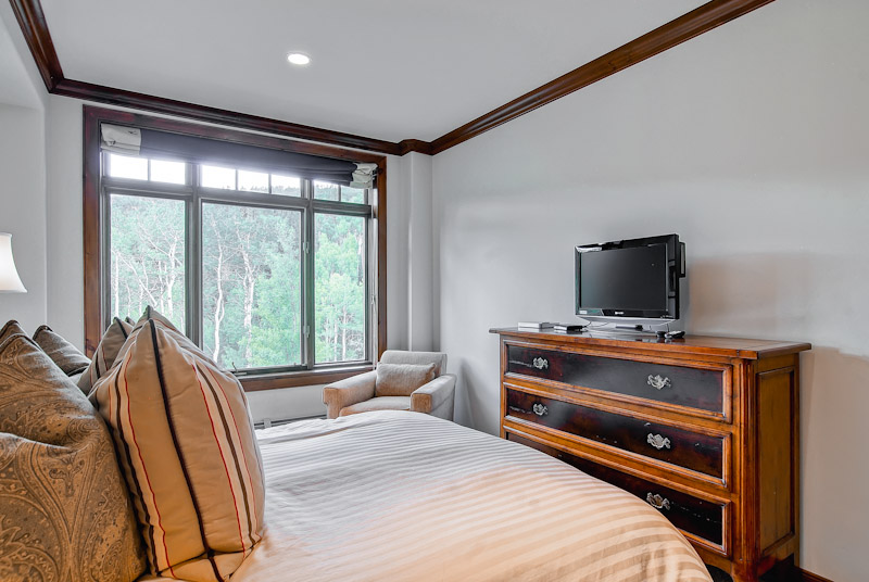 120529_EastWestResorts_19 SC511_HDReal_lo