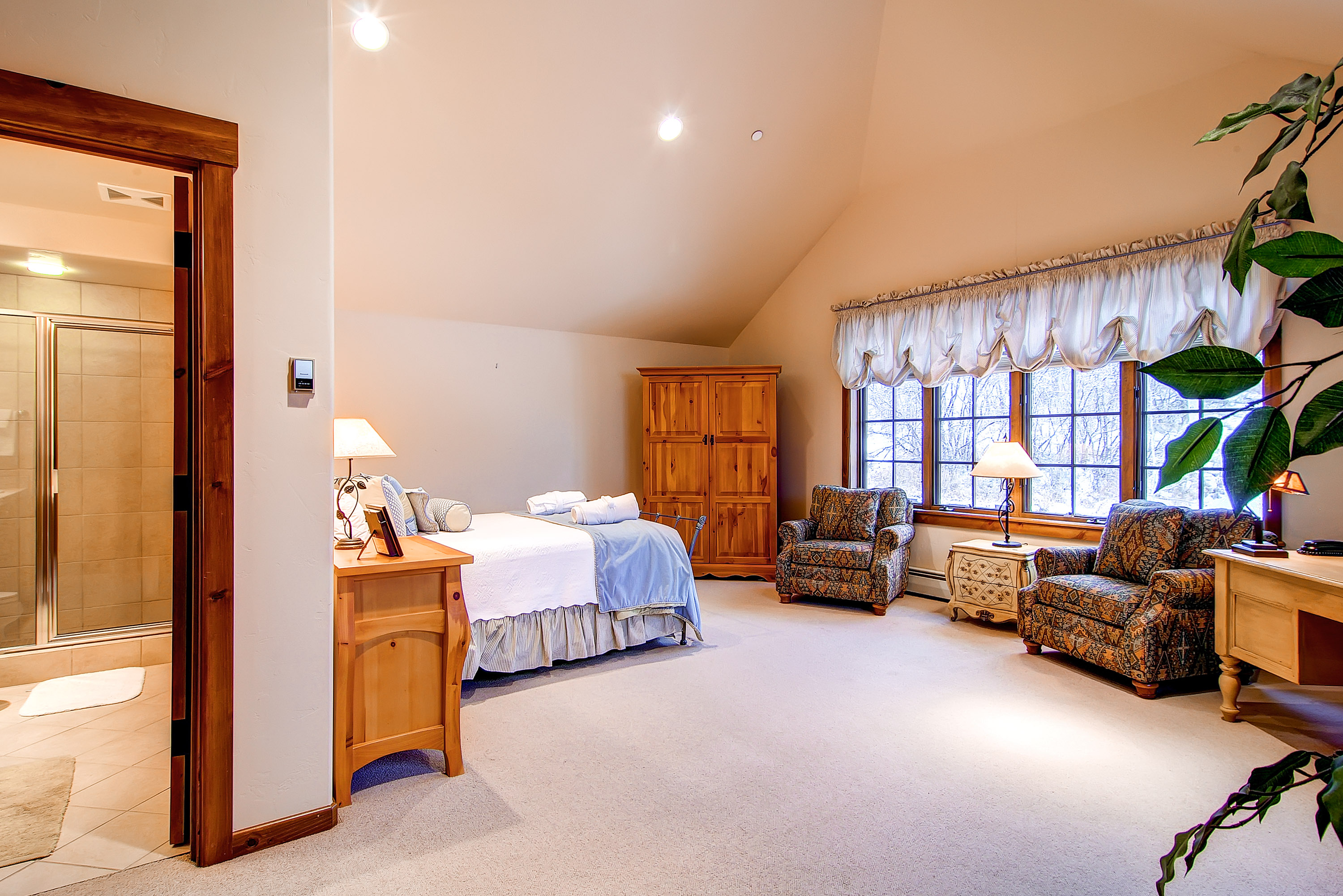 121205_East-West-Resorts_03 Quartermoon 1258_HDReal_hi