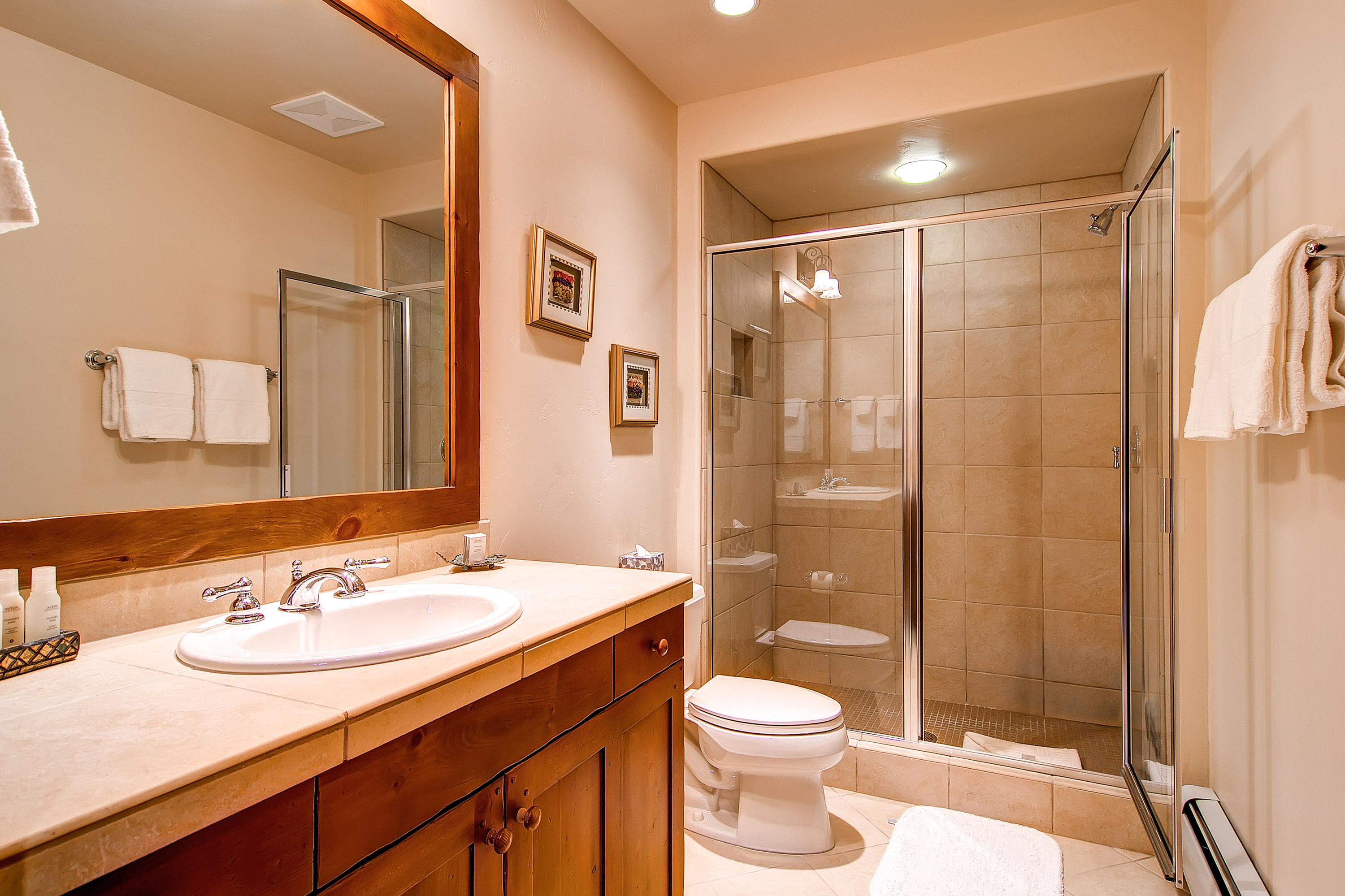 121205_East-West-Resorts_04 Quartermoon 1258_HDReal_hi