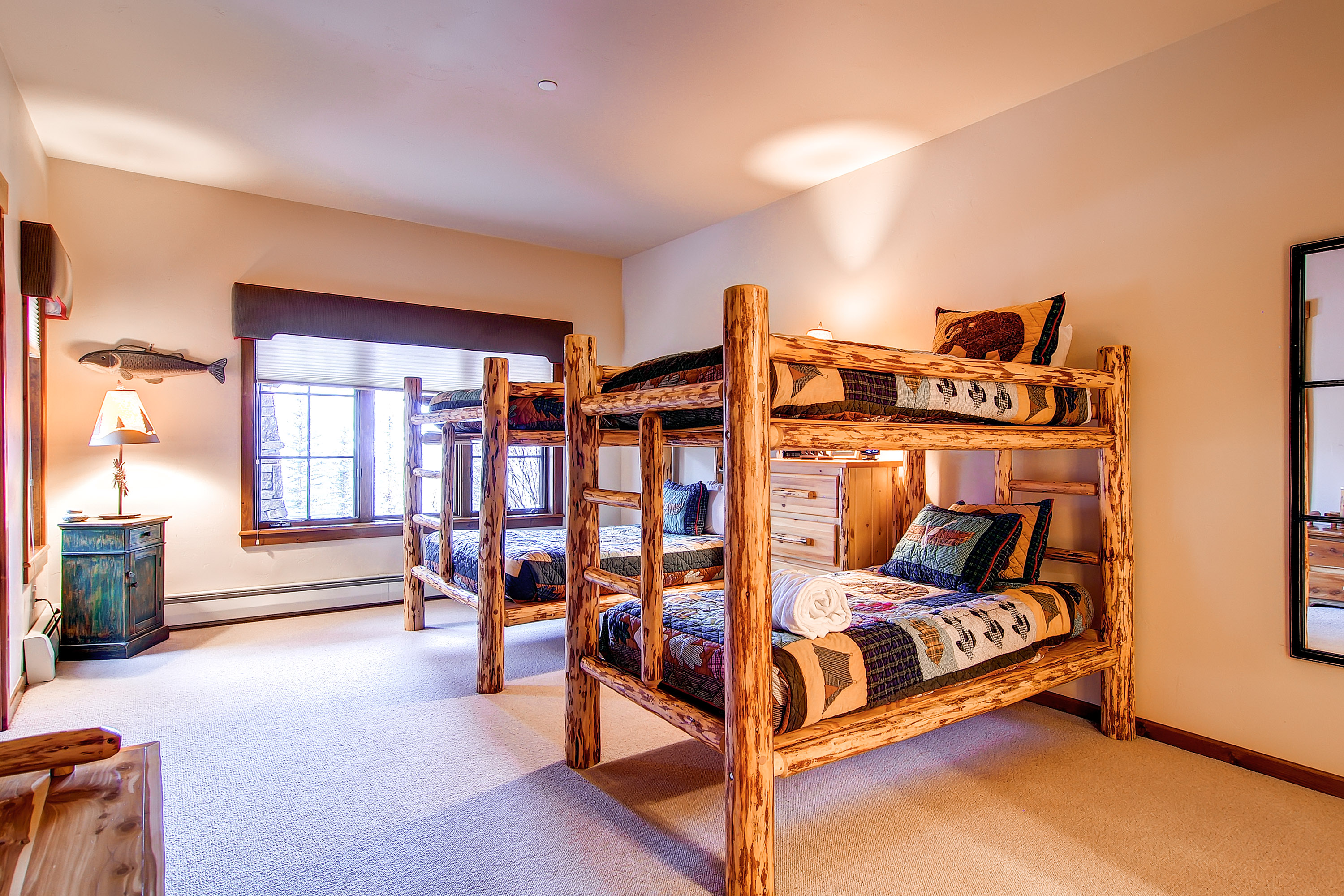 121205_East-West-Resorts_20 Quartermoon 1258_HDReal_hi