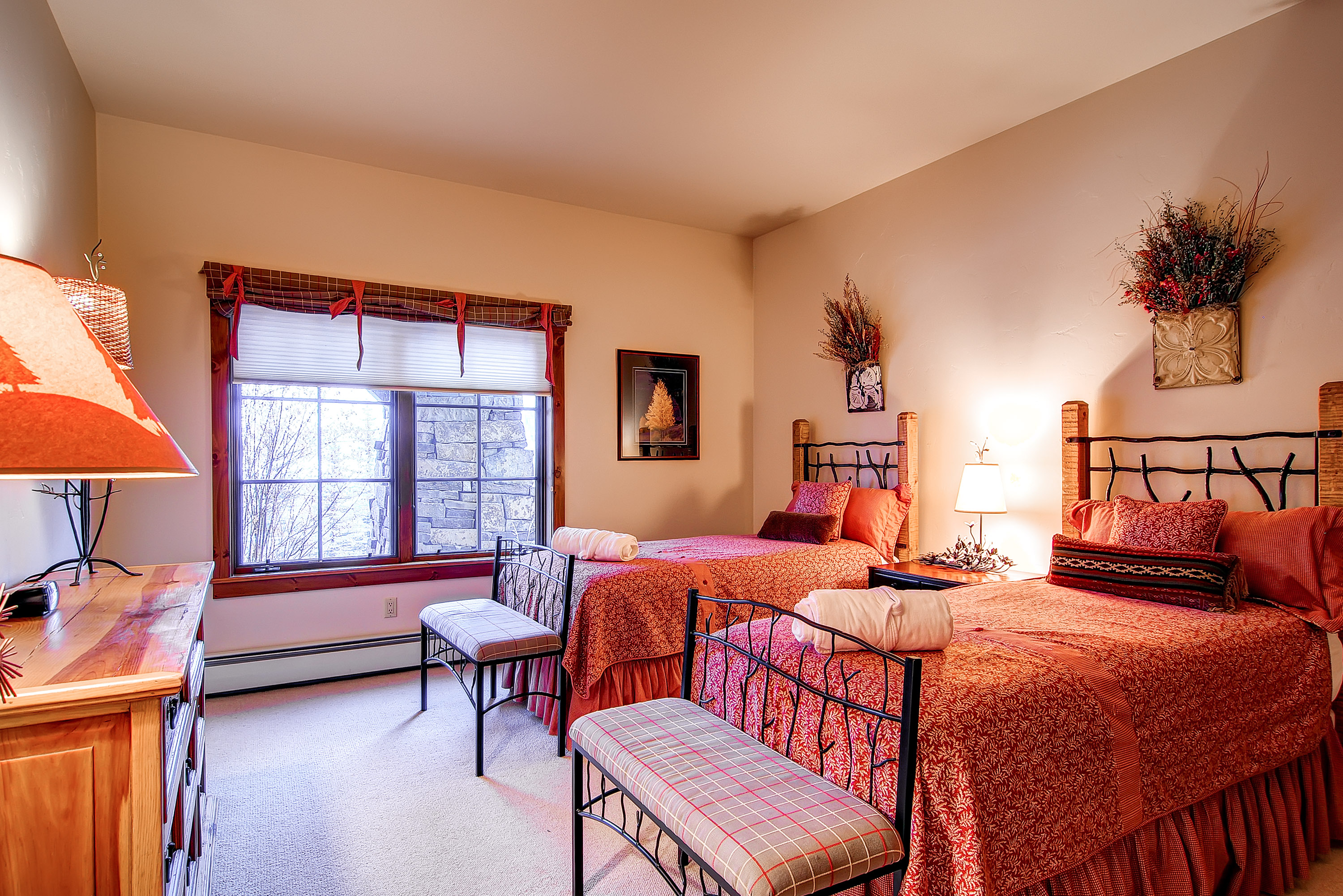 121205_East-West-Resorts_22 Quartermoon 1258_HDReal_hi