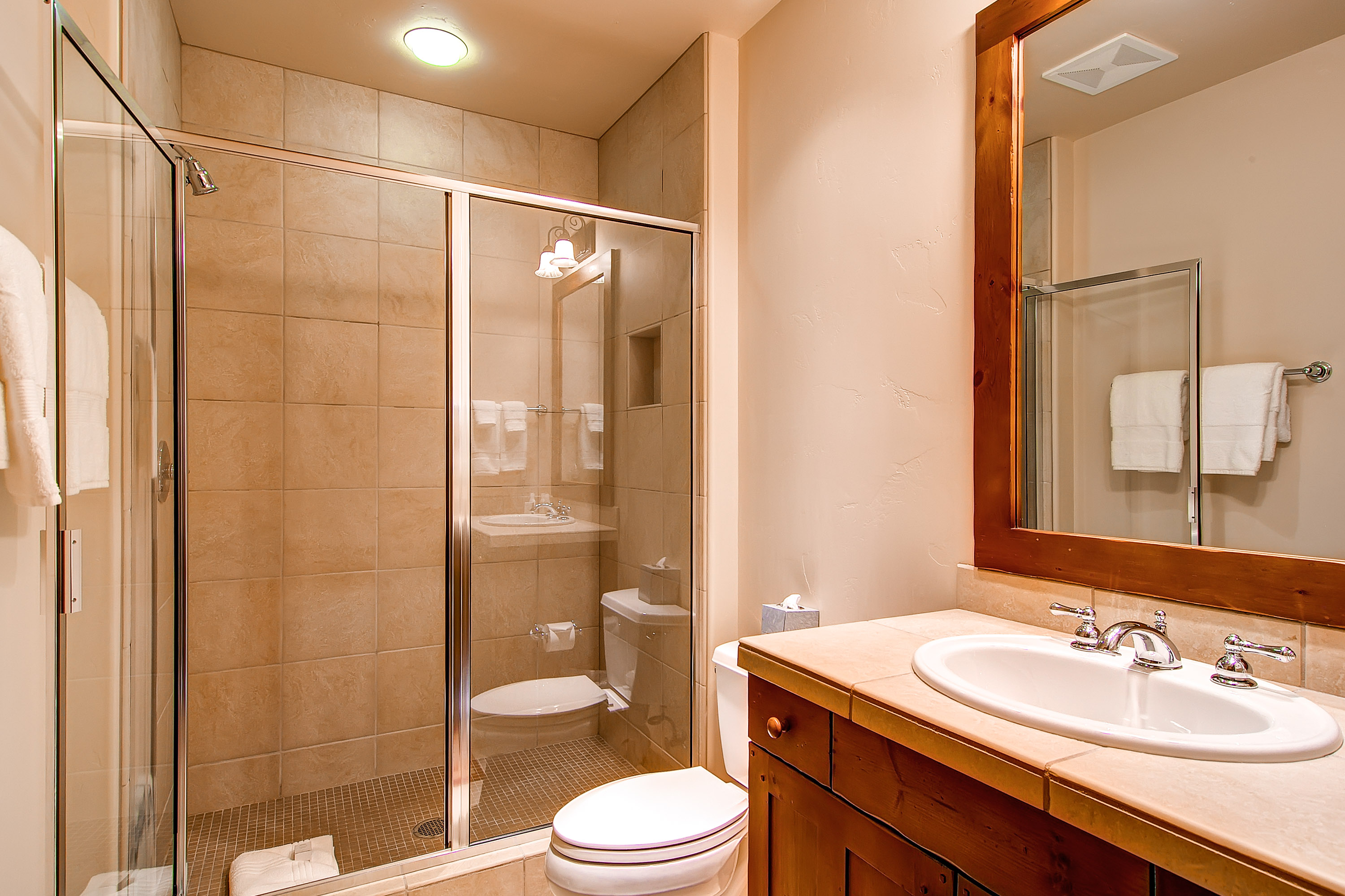 121205_East-West-Resorts_24 Quartermoon 1258_HDReal_hi