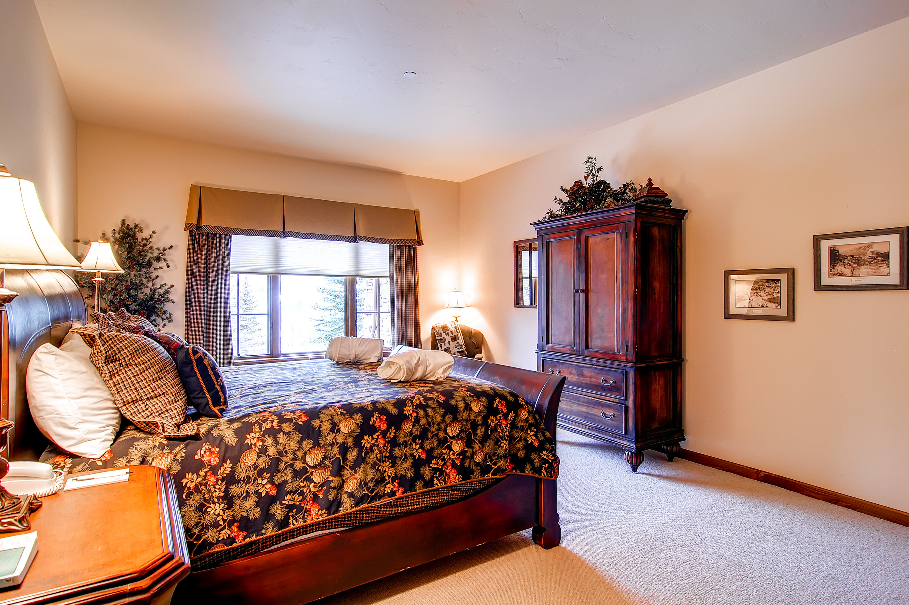 121205_East-West-Resorts_25 Quartermoon 1258_HDReal_hi