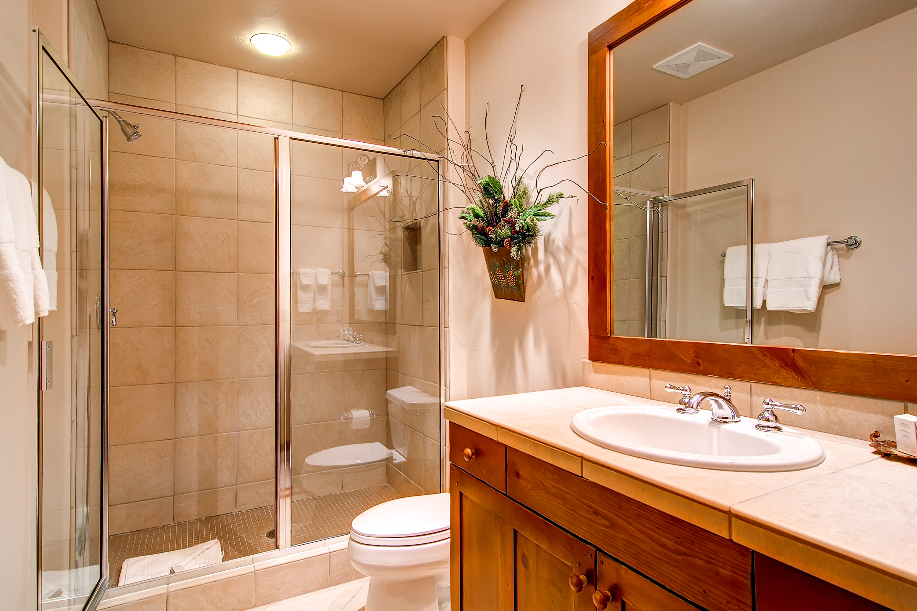 121205_East-West-Resorts_27 Quartermoon 1258_HDReal_hi