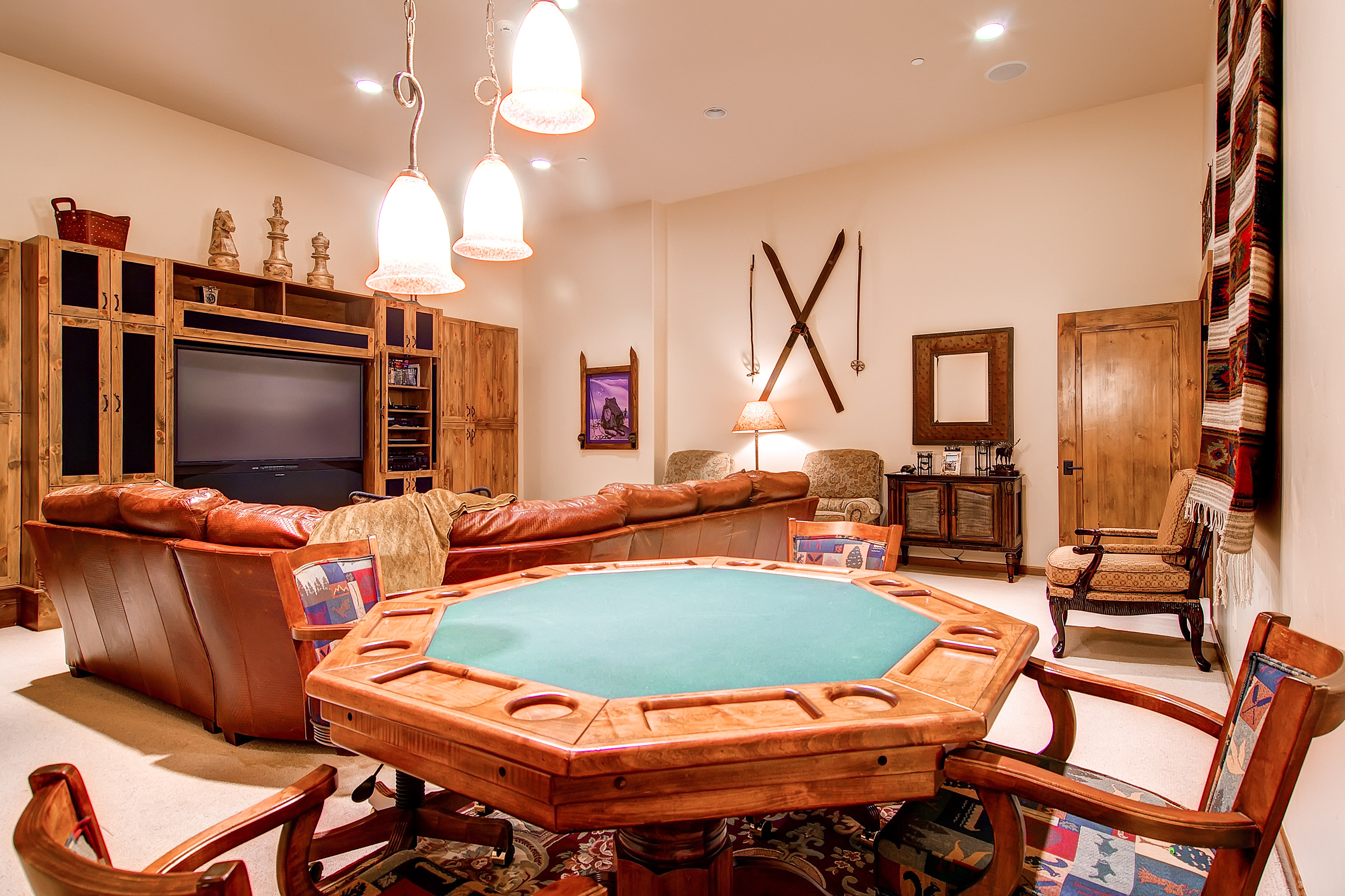 121205_East-West-Resorts_29 Quartermoon 1258_HDReal_hi