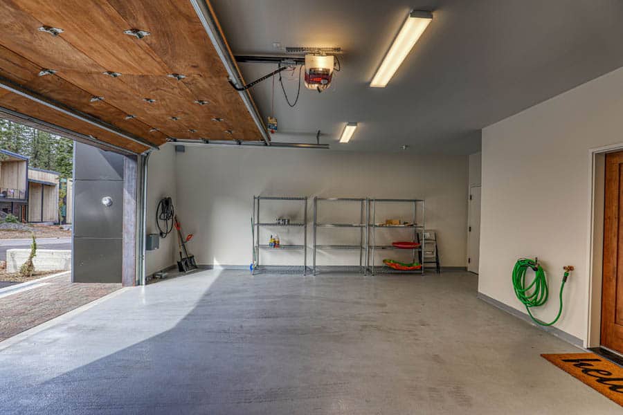 15136 Boulder Pl Truckee CA-print-015-012-Garage-4200x2800-300dpi_1