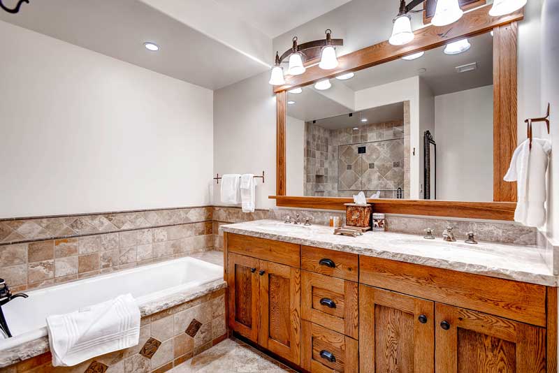 22-Village-Walk-59-Bath-B1