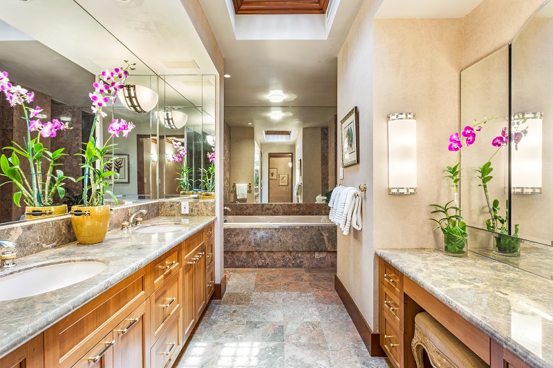 5003 Master Bathroom