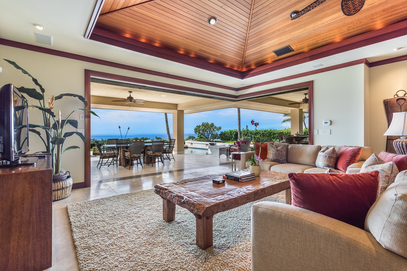 Mauna Kea Residences Wai’ula’ula 403 Living Room