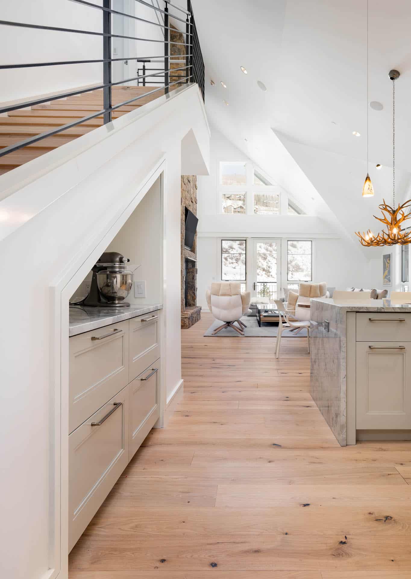 EWH_Solaris_PHFE-10_HallwayKitchen