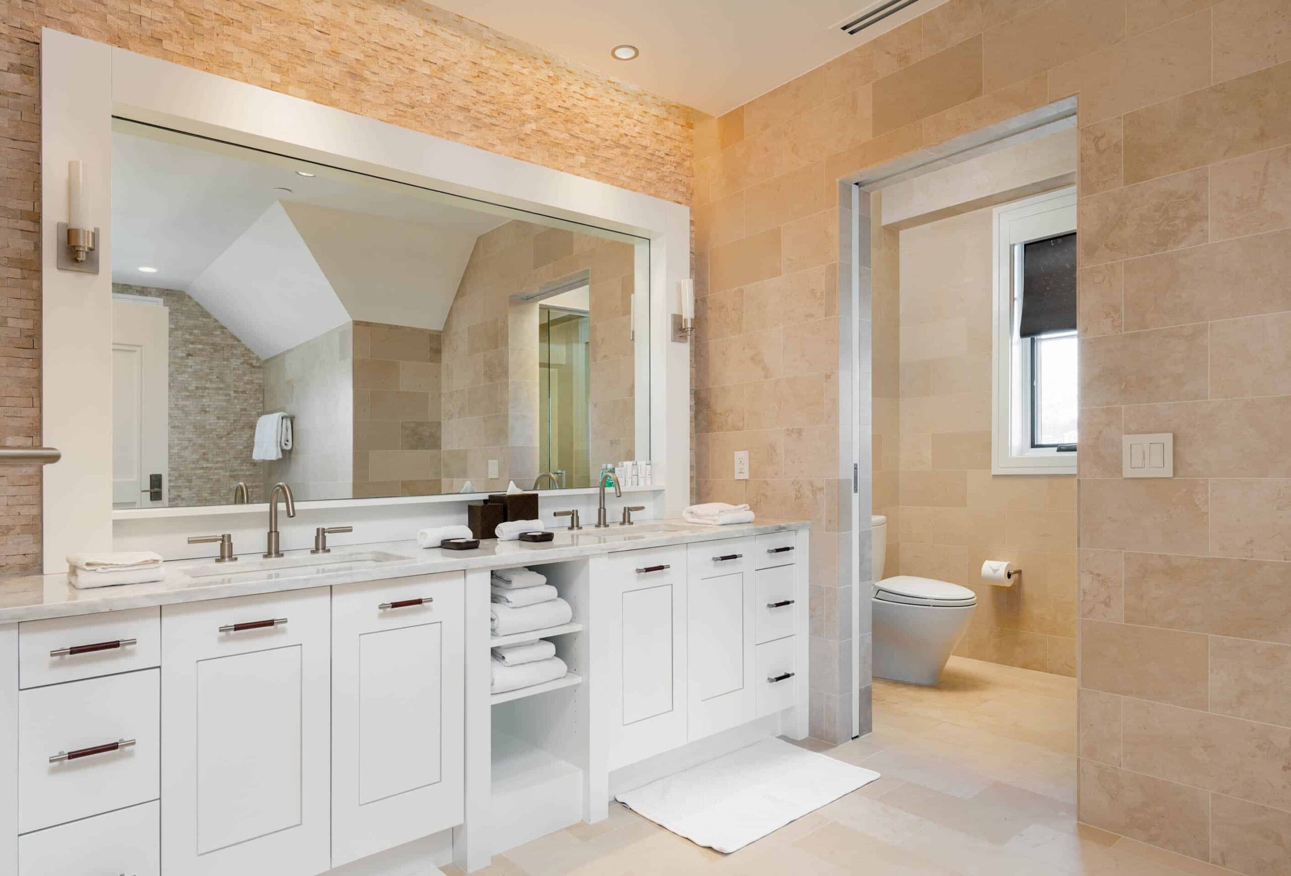 EWH_Solaris_PHFE-12_PrimaryBathroom