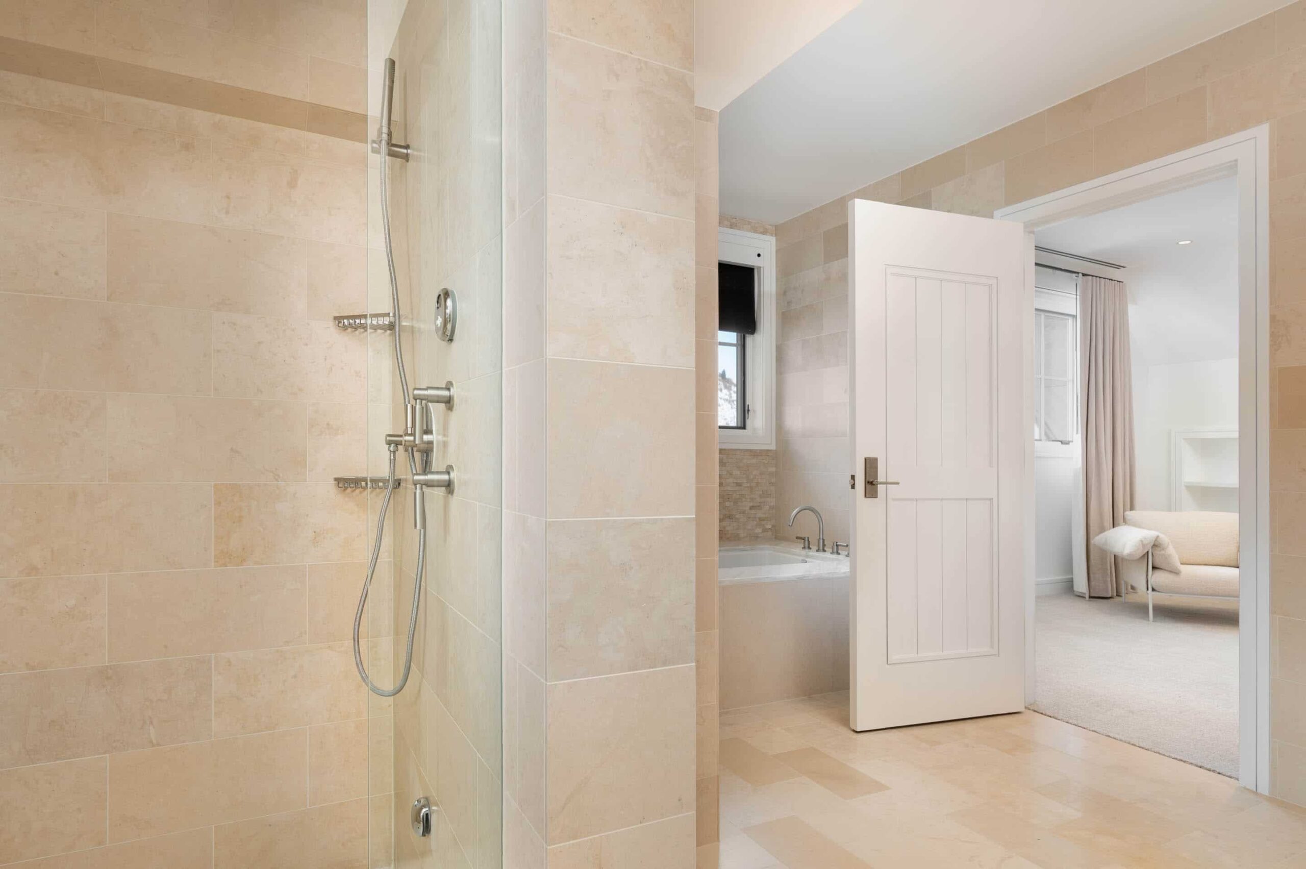 EWH_Solaris_PHFE-13_PrimaryBathroom