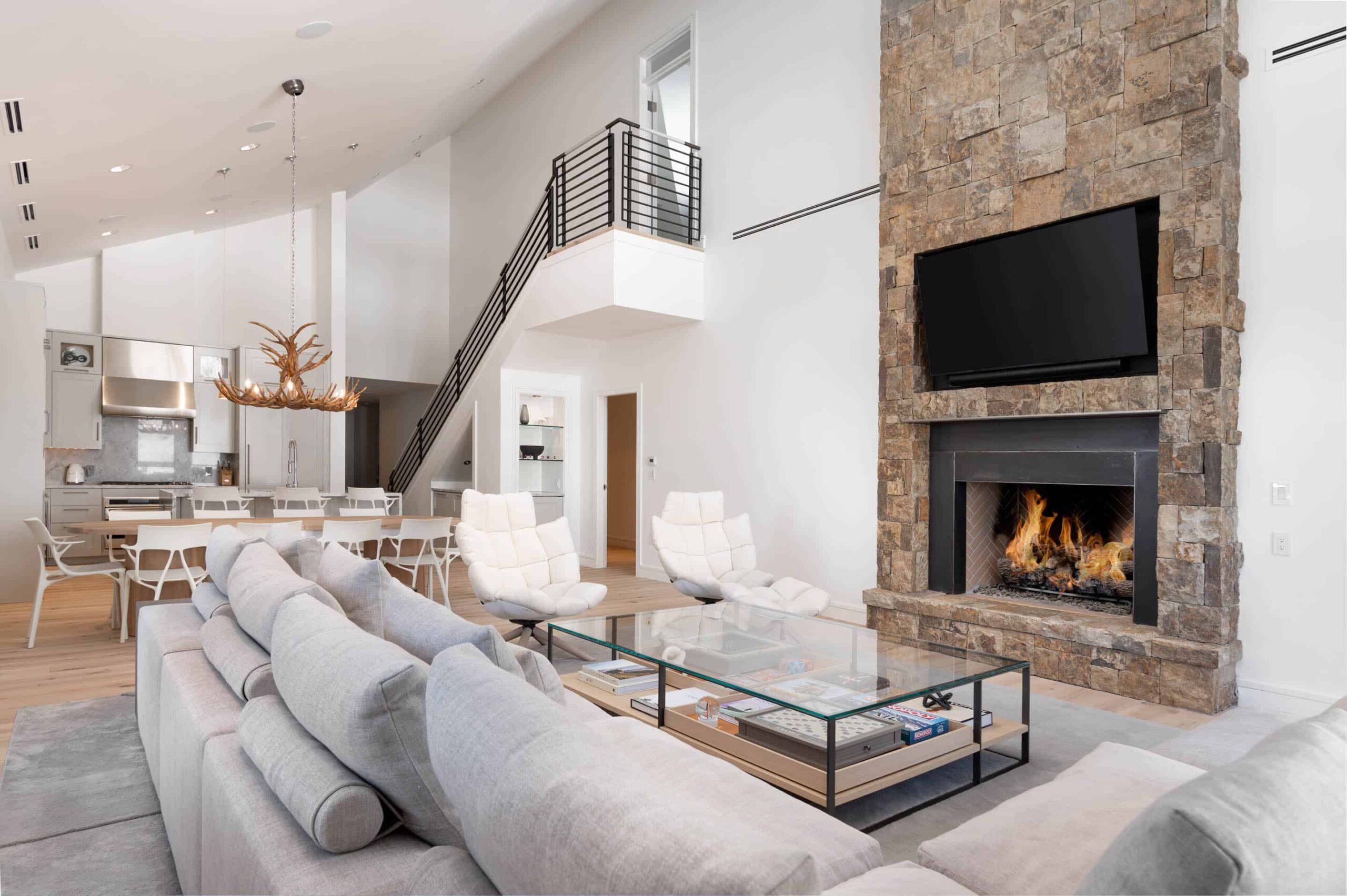 EWH_Solaris_PHFE-2_GreatRoom