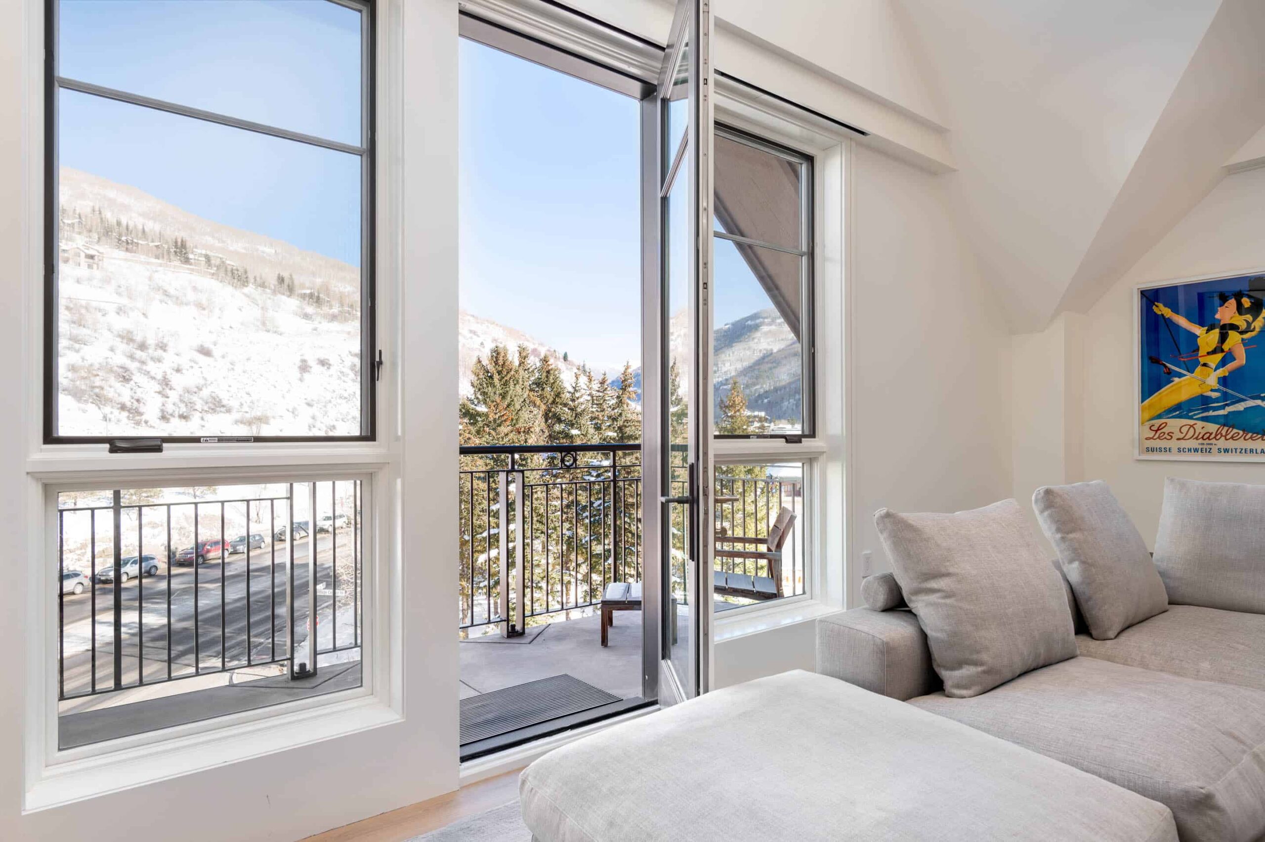 EWH_Solaris_PHFE-3_GreatRoomPatio1