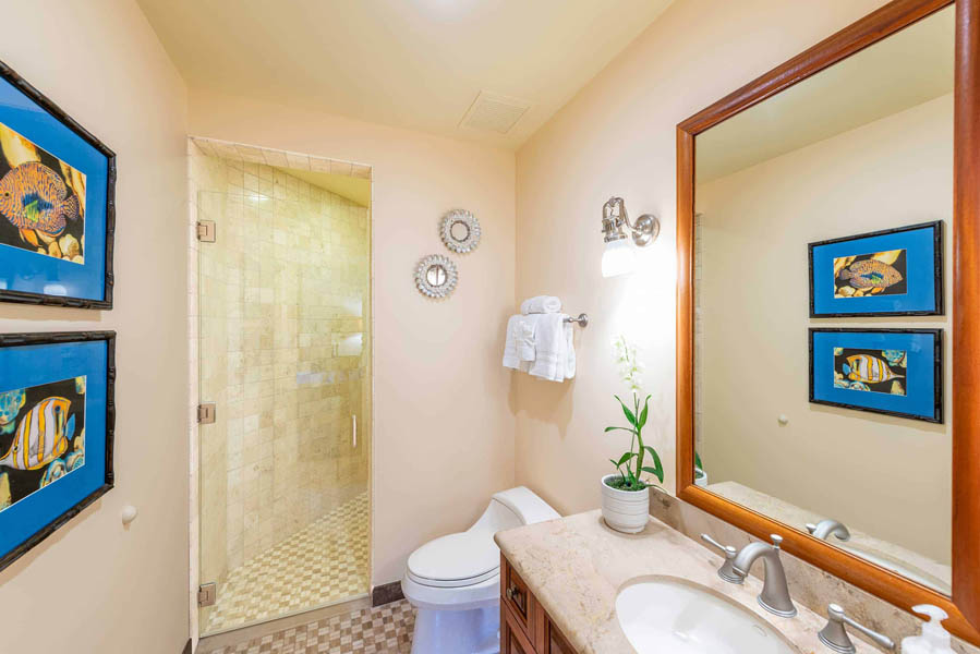 Kaunaoa_10B_Bathroom1