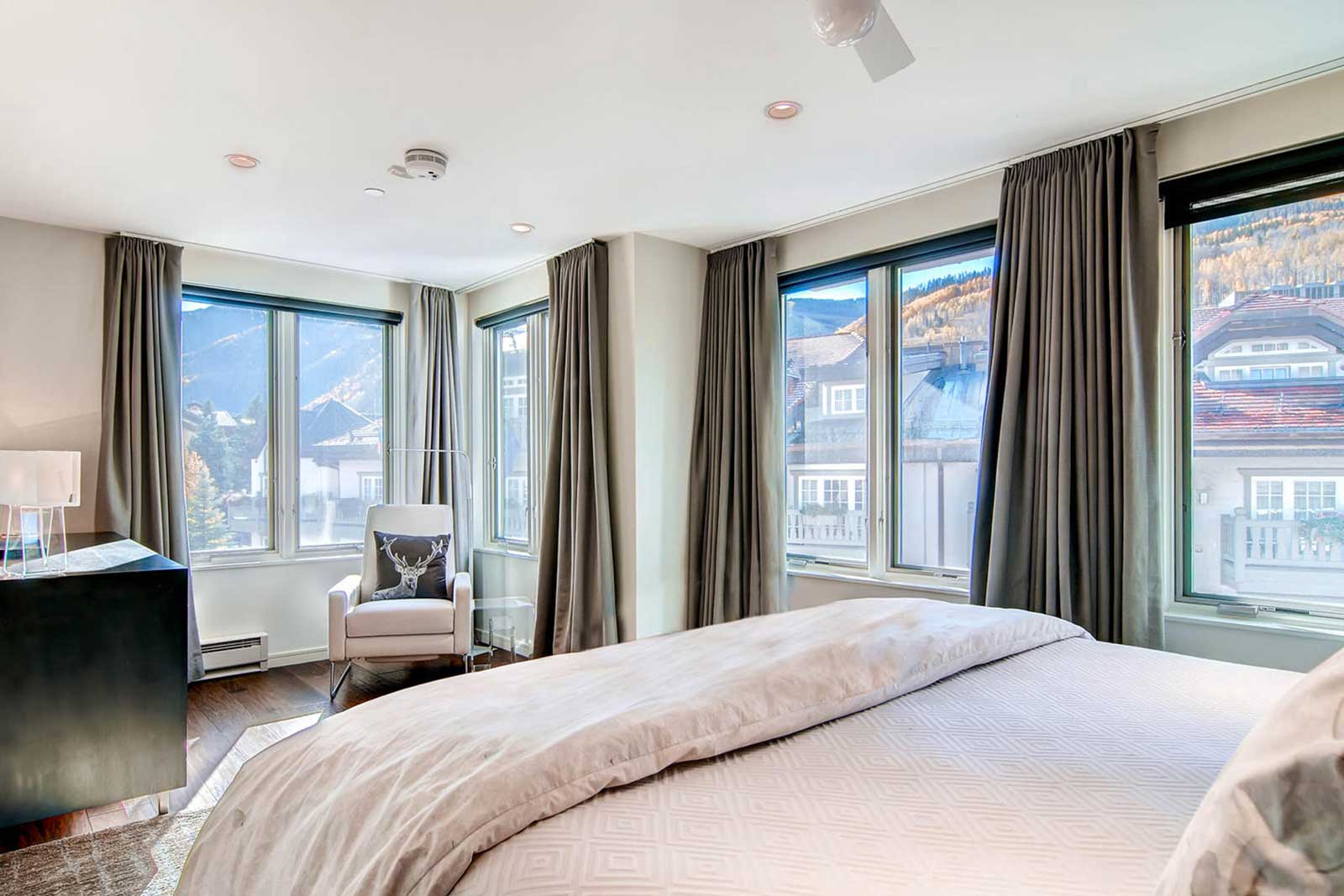 Vail Mountain Lodging The Lion Bedroom